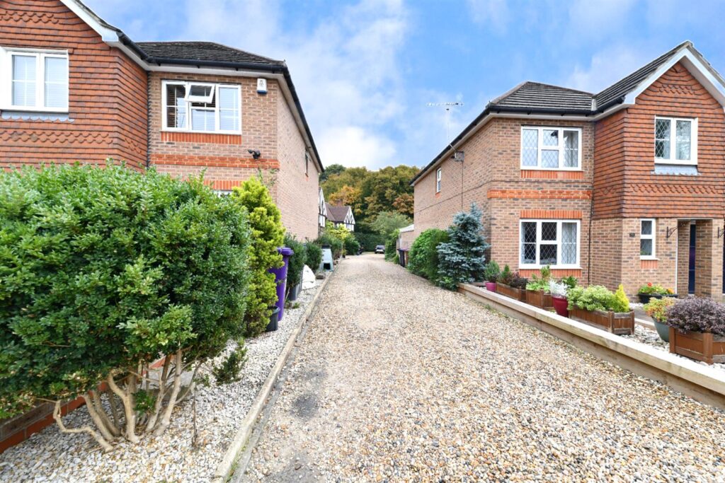 Serpentine Close, Stevenage