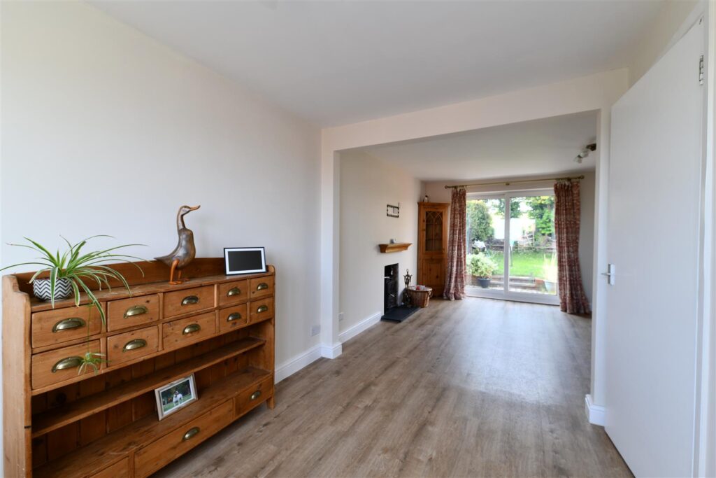 Echo Hill, Royston