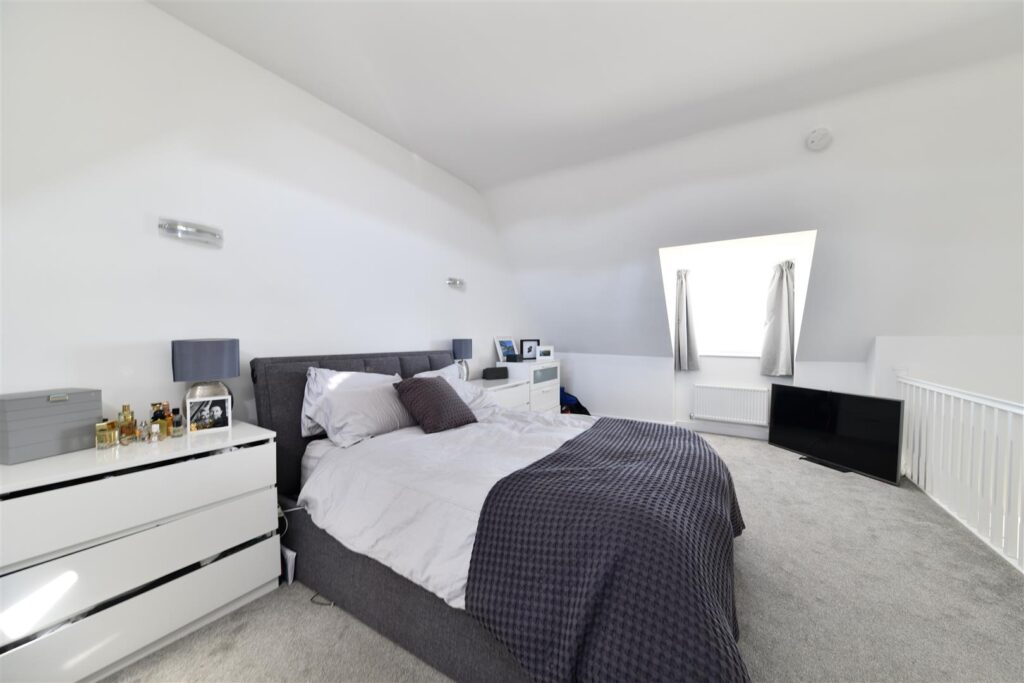 Lily Edge, Biggleswade