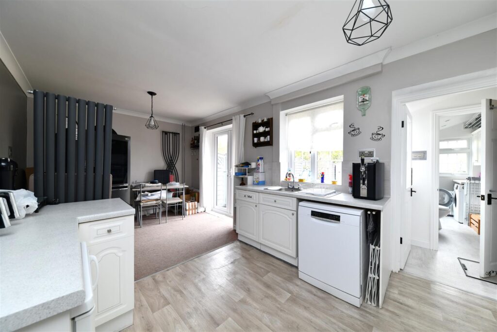 Manor Close, Hertford