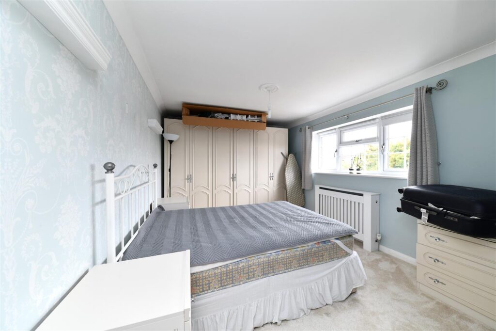 Manor Close, Hertford