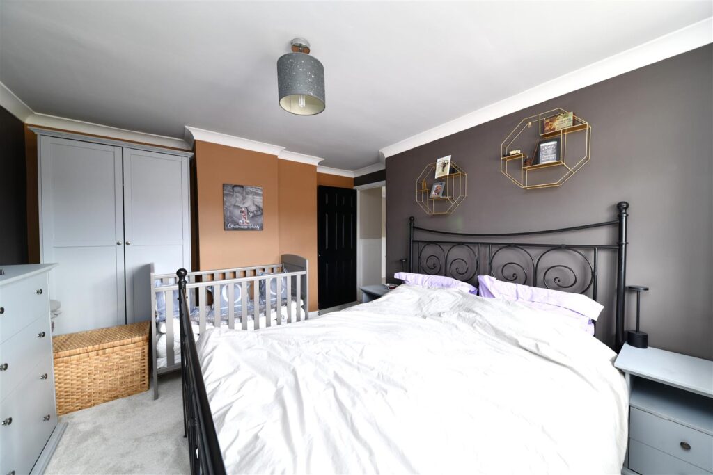 Manor Close, Hertford