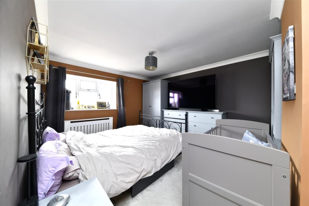 Manor Close, Hertford